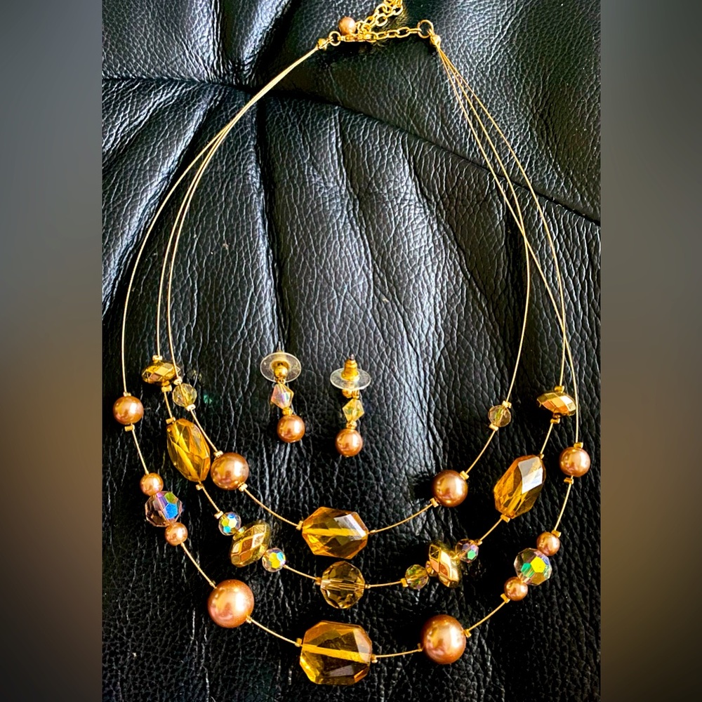 Necklace & matching earrings. Jewelry set. Costume jewelry rose gold & amber.